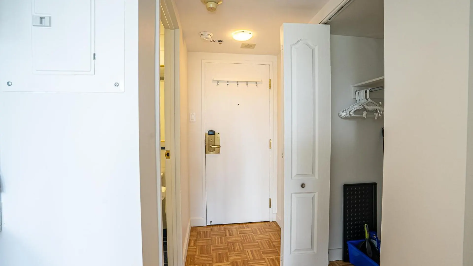 Appartements Dorchester Montreal Apartment
